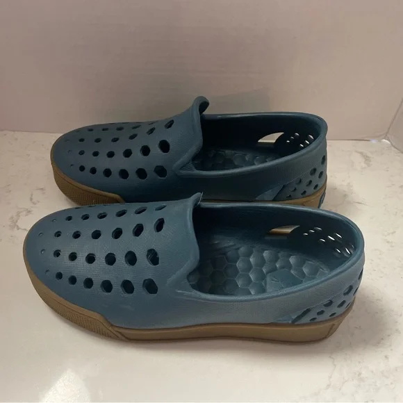 Joybees Kids Slip-on Jordan Skate Sneaker Blue Size J2 - Picture 1 of 4